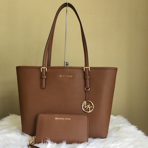 Michael Kors | Bags | Michael Kors Medium Carryall Tote Bag Wallet Set ...